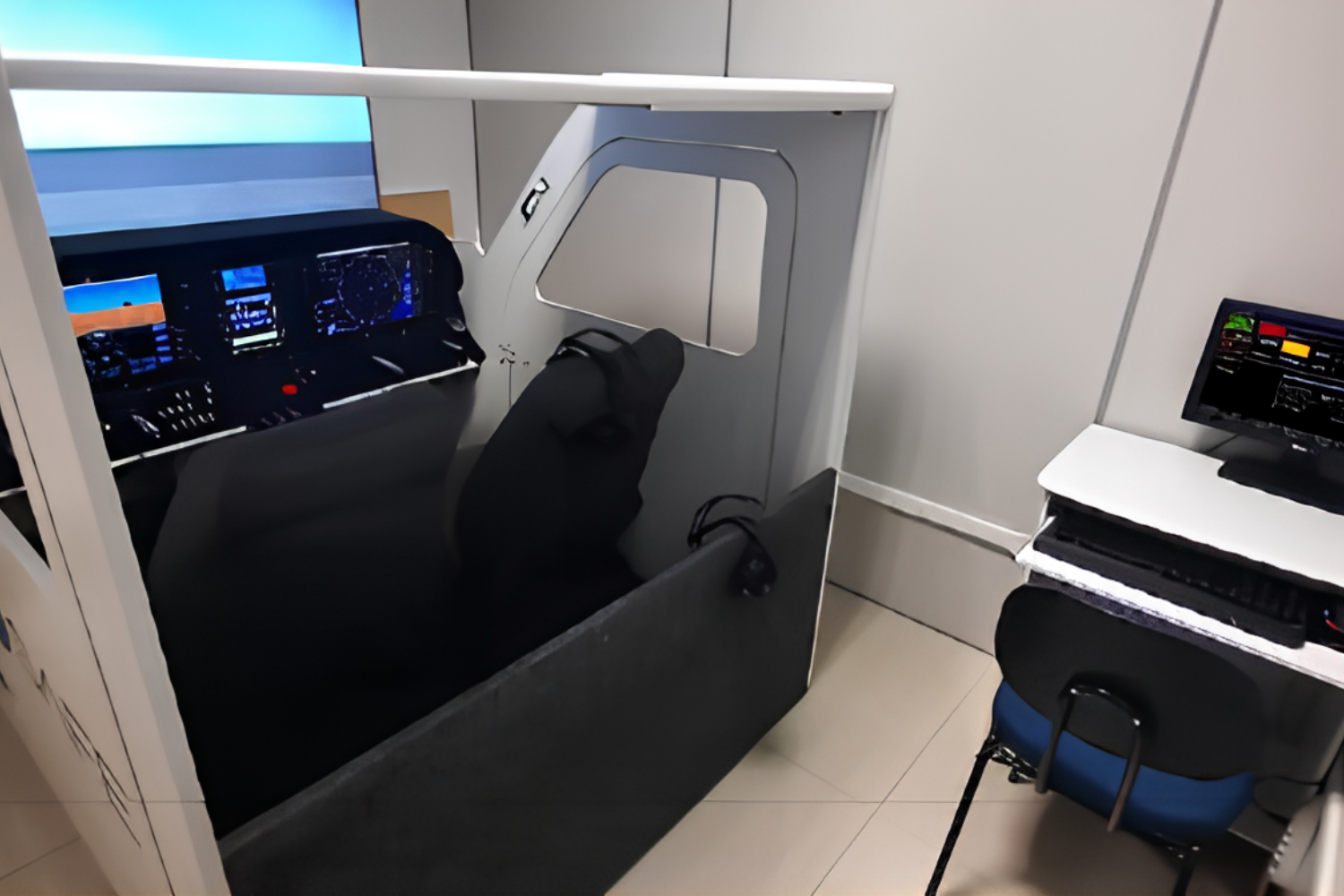 Simulador homologado AATD Cessna com cabine completa