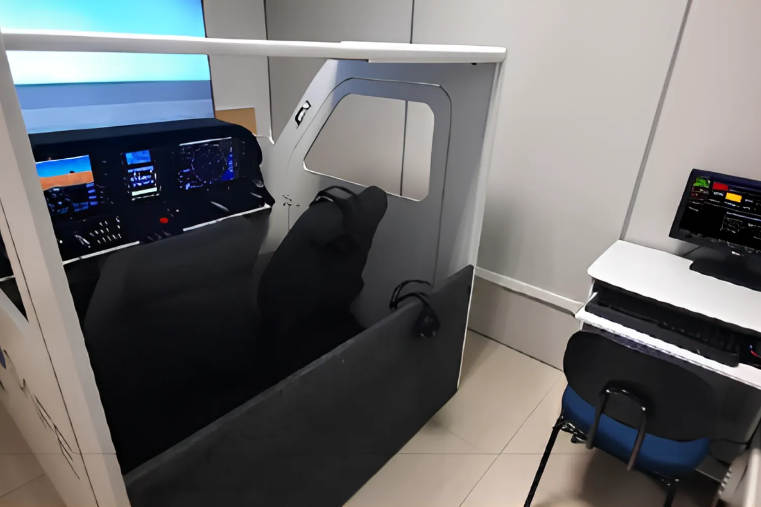 Simulador homologado AATD Cessna com cabine completa